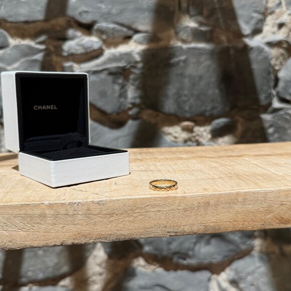 Chanel Coco Crush Mini Version Yellow Gold Ring - Picture 1 of 14